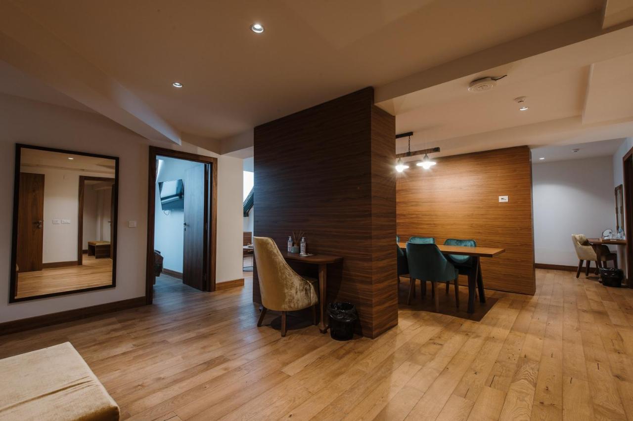Ni Hotel Nais מראה חיצוני תמונה