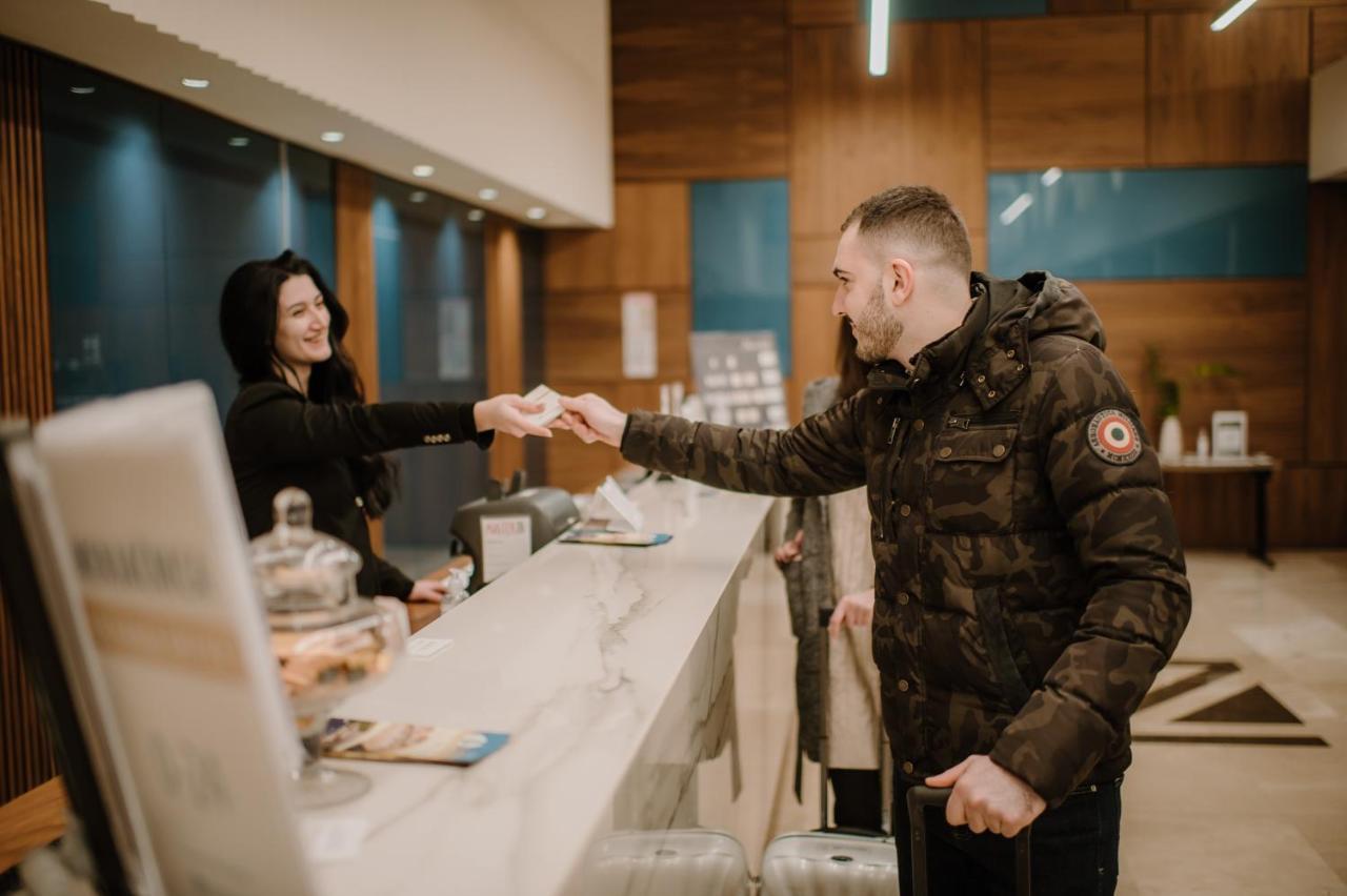Ni Hotel Nais מראה חיצוני תמונה