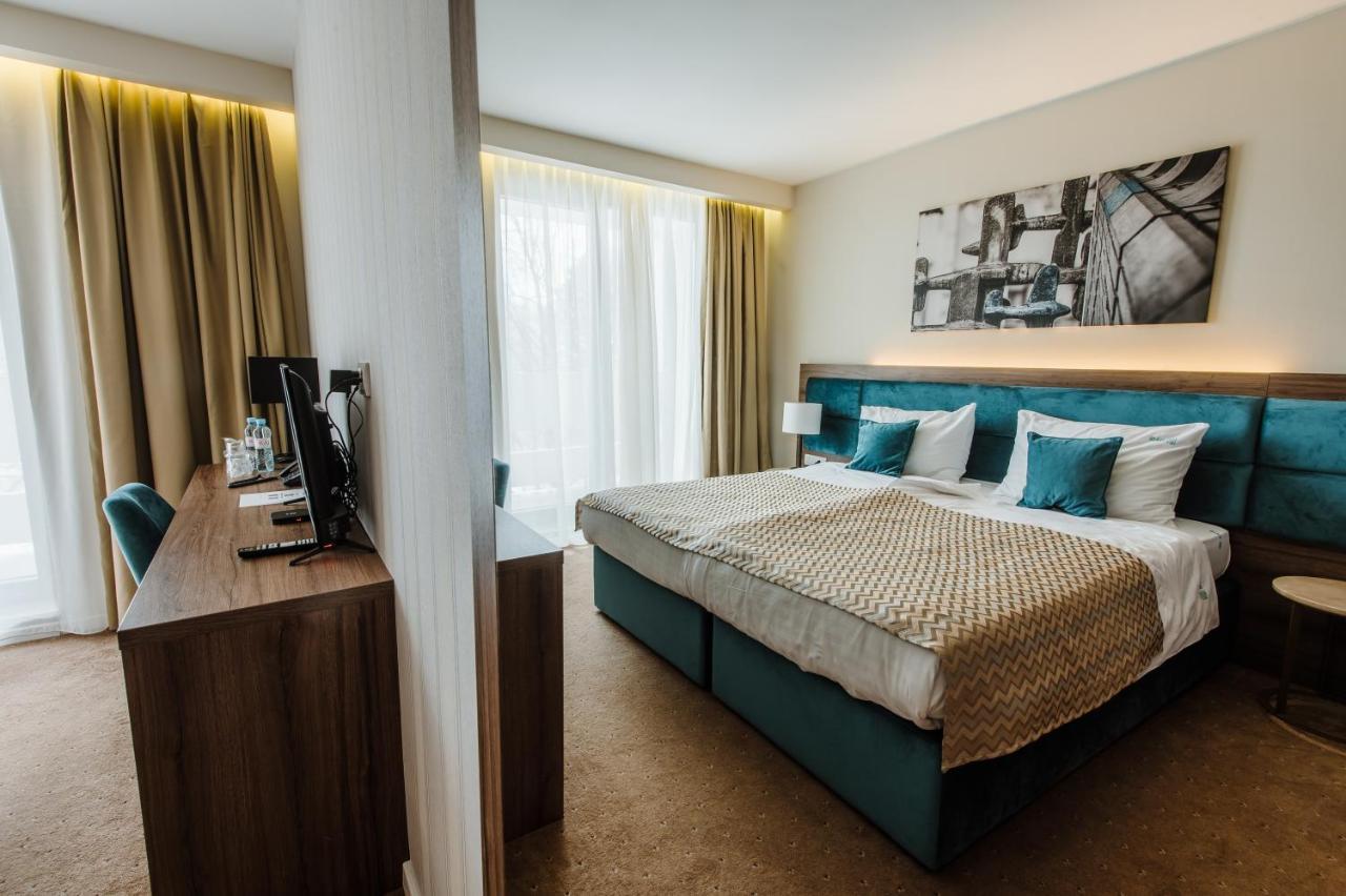 Ni Hotel Nais מראה חיצוני תמונה