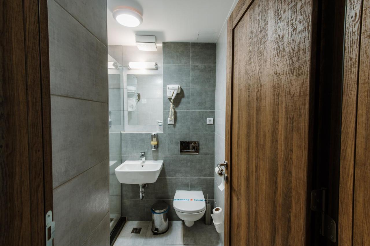 Ni Hotel Nais מראה חיצוני תמונה