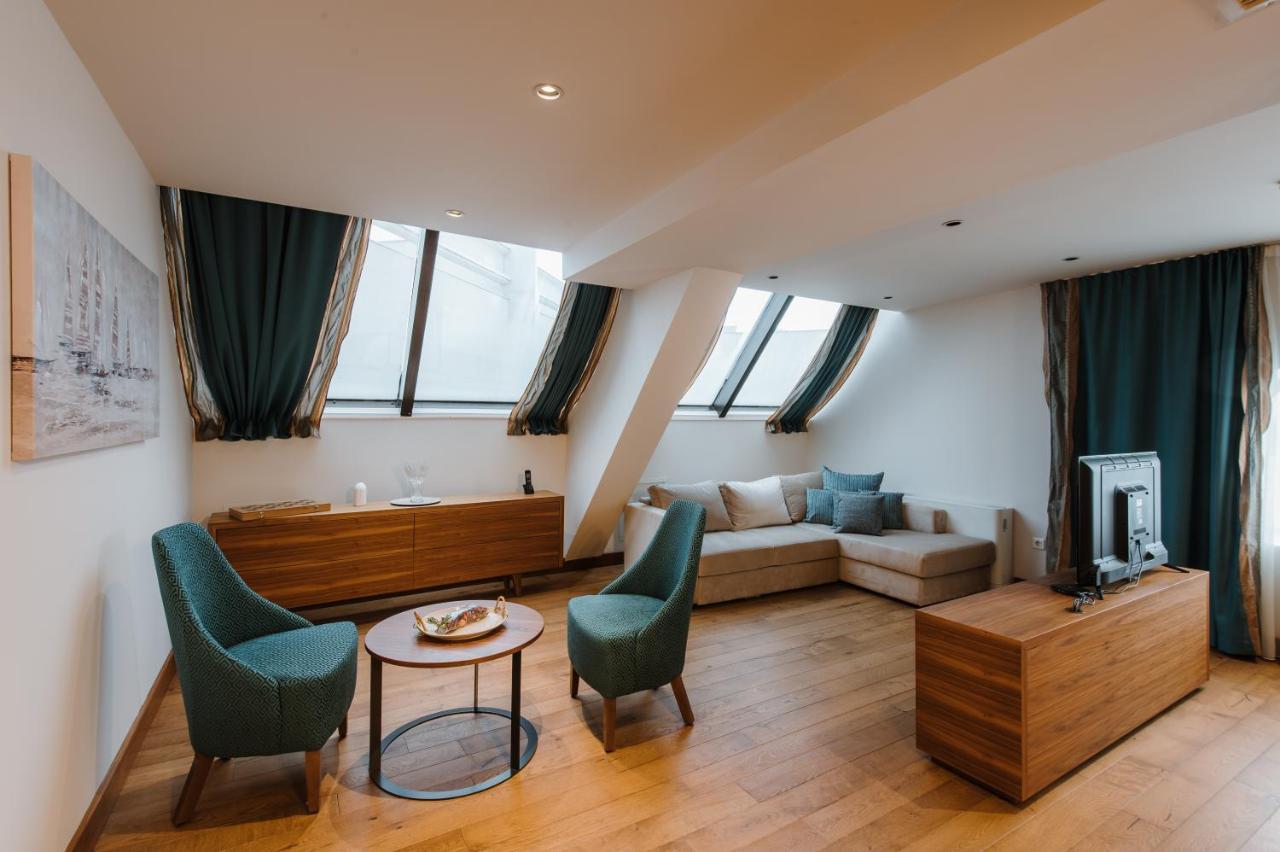 Ni Hotel Nais מראה חיצוני תמונה