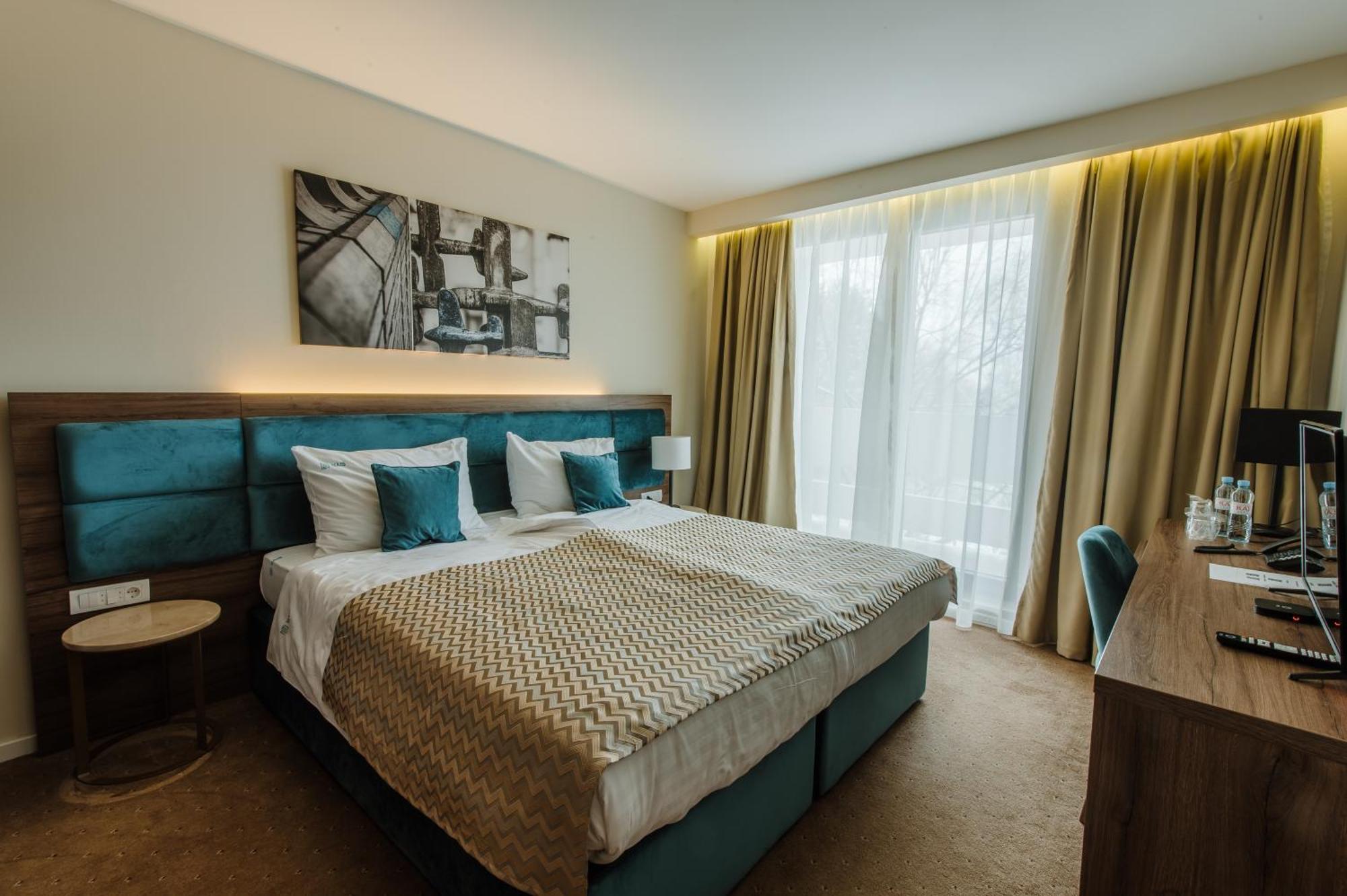 Ni Hotel Nais מראה חיצוני תמונה