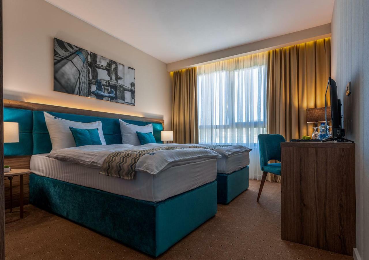 Ni Hotel Nais מראה חיצוני תמונה