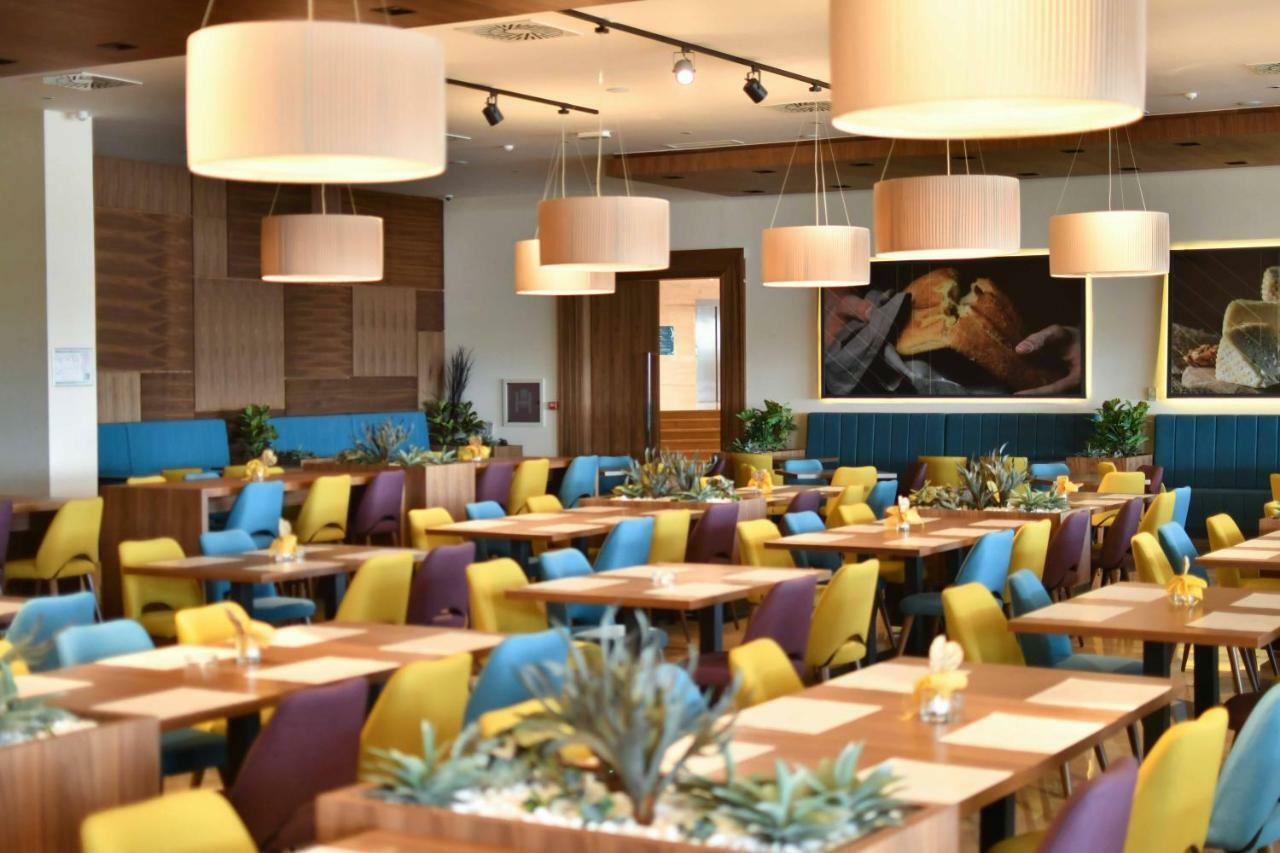Ni Hotel Nais מראה חיצוני תמונה