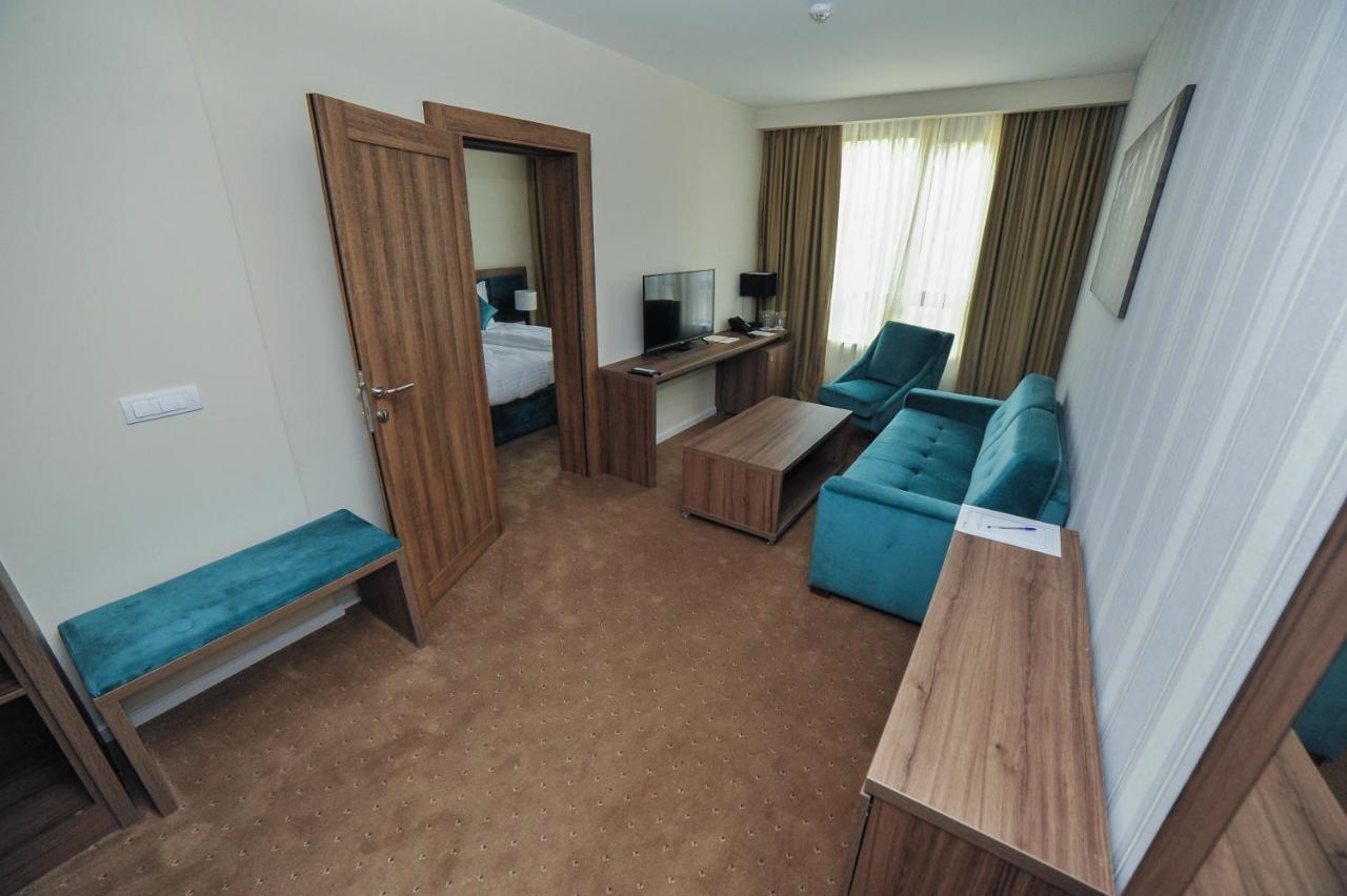 Ni Hotel Nais מראה חיצוני תמונה
